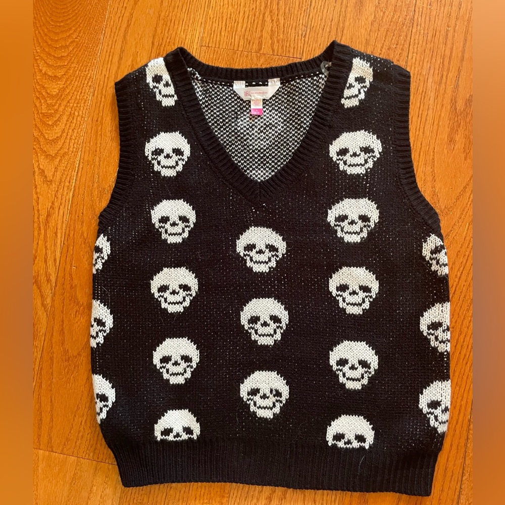 No Boundaries Black Skull Sweater Vest | Women’s Small (Juniors S)